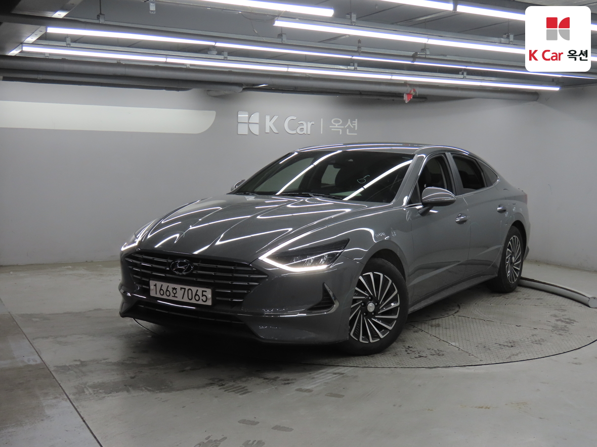 Hyundai Sonata - 1