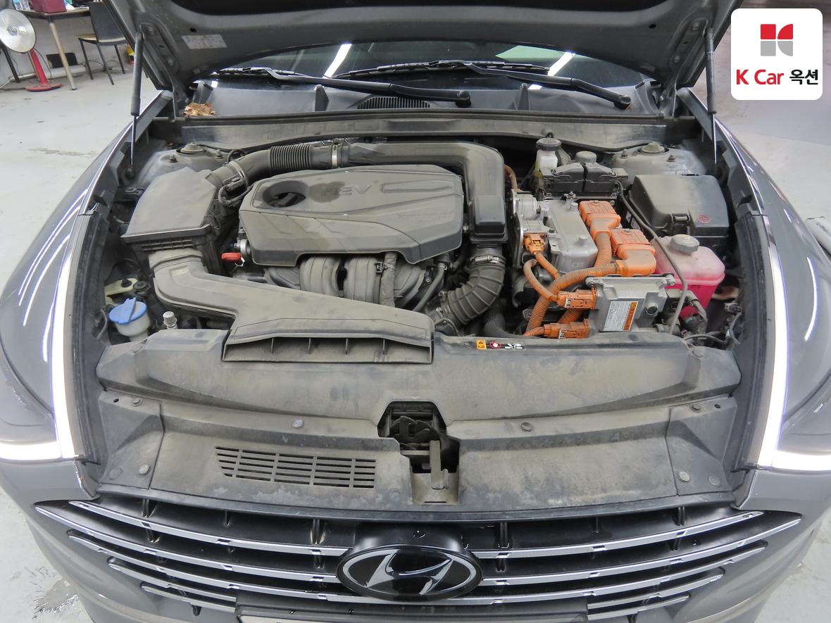 Hyundai Sonata - 32