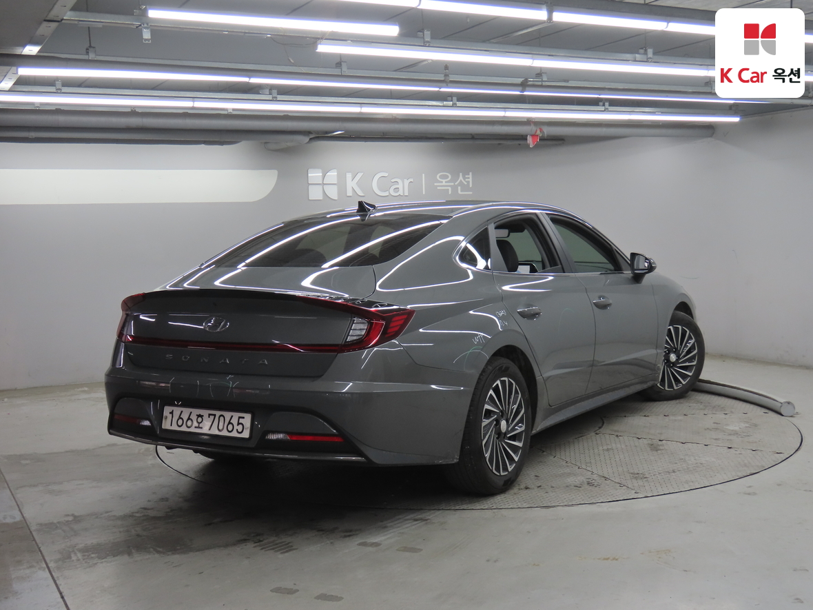 Hyundai Sonata - 2