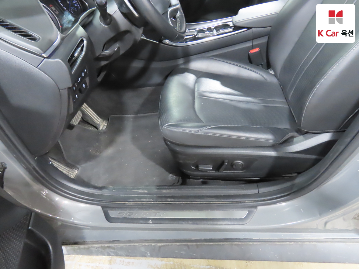 Hyundai Sonata - 18
