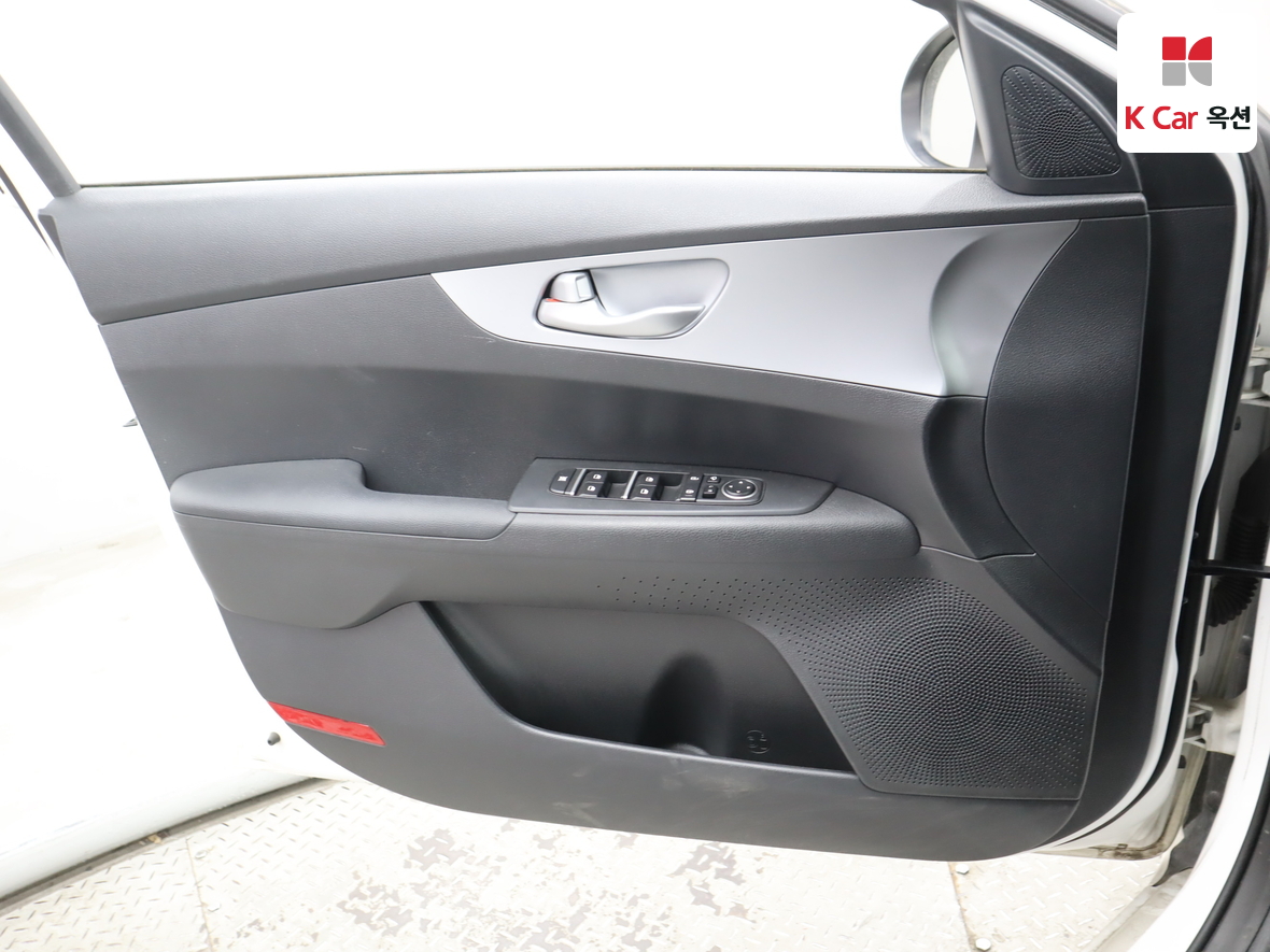 Kia K3 - 8