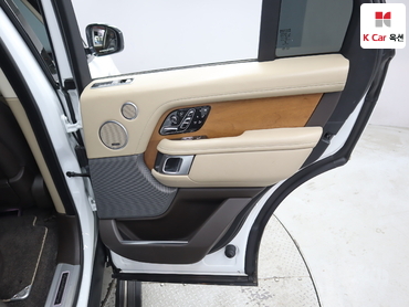 2018 - land rover range rover