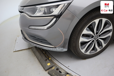 2017 - renault sm6