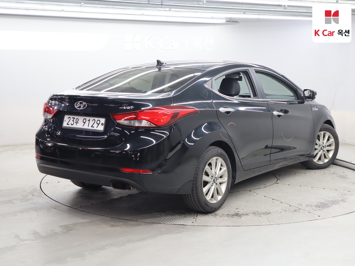 Hyundai Elantra 2014 - Image 2