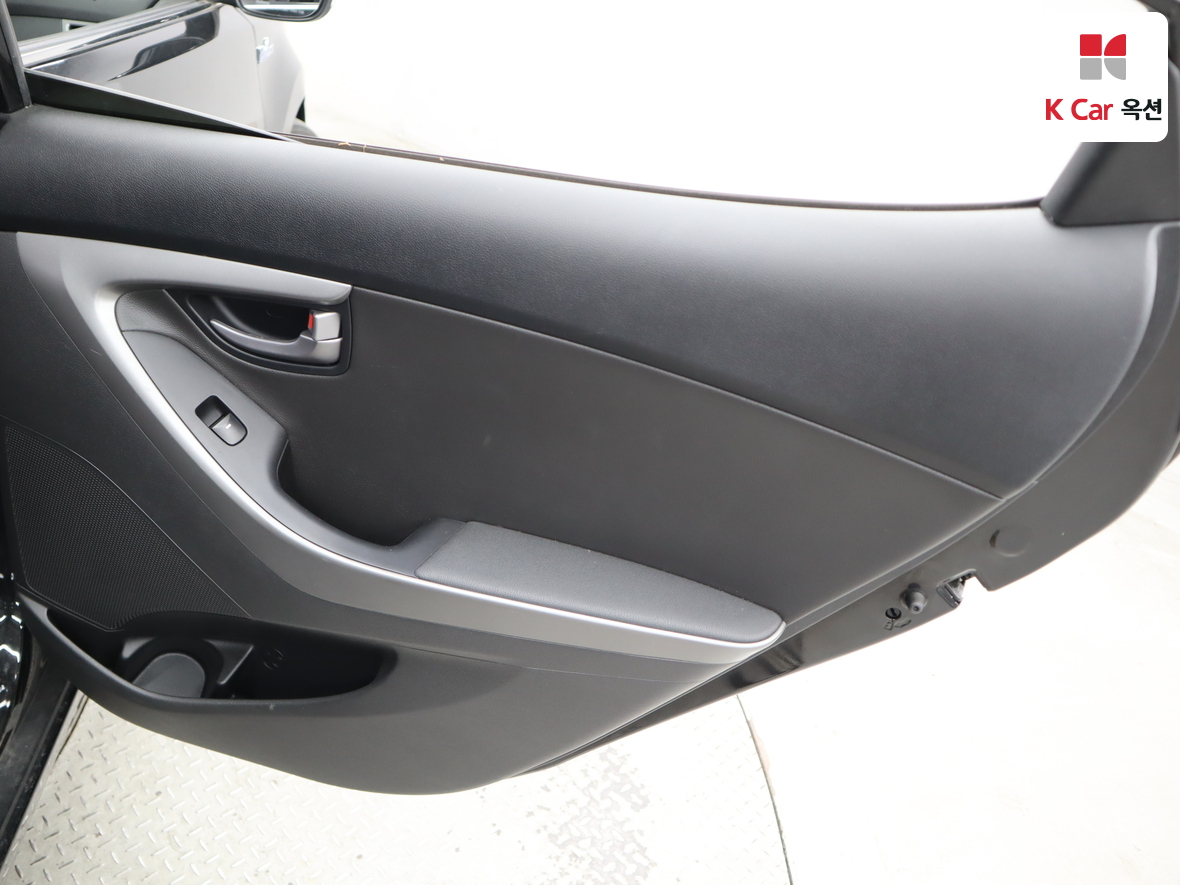 Hyundai Elantra 2014 - Image 25