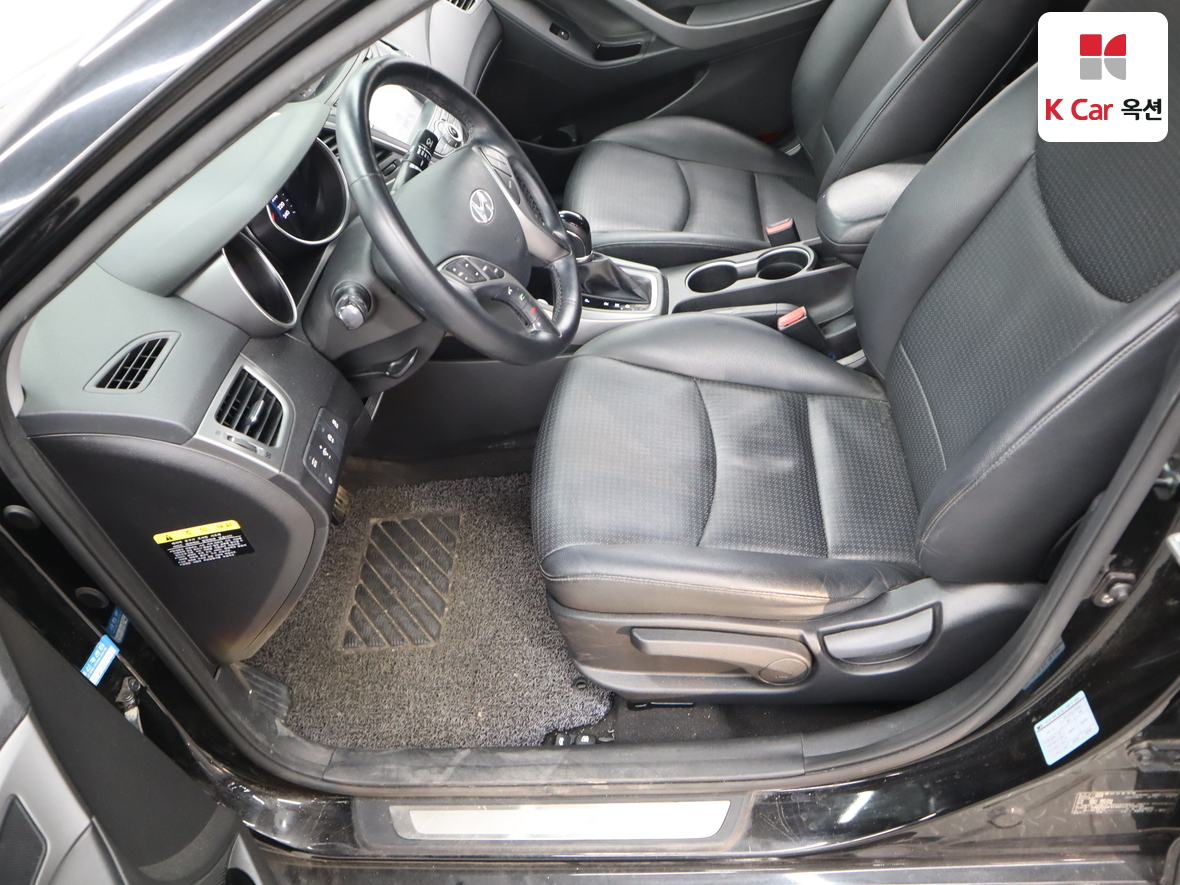 Hyundai Elantra 2014 - Image 18