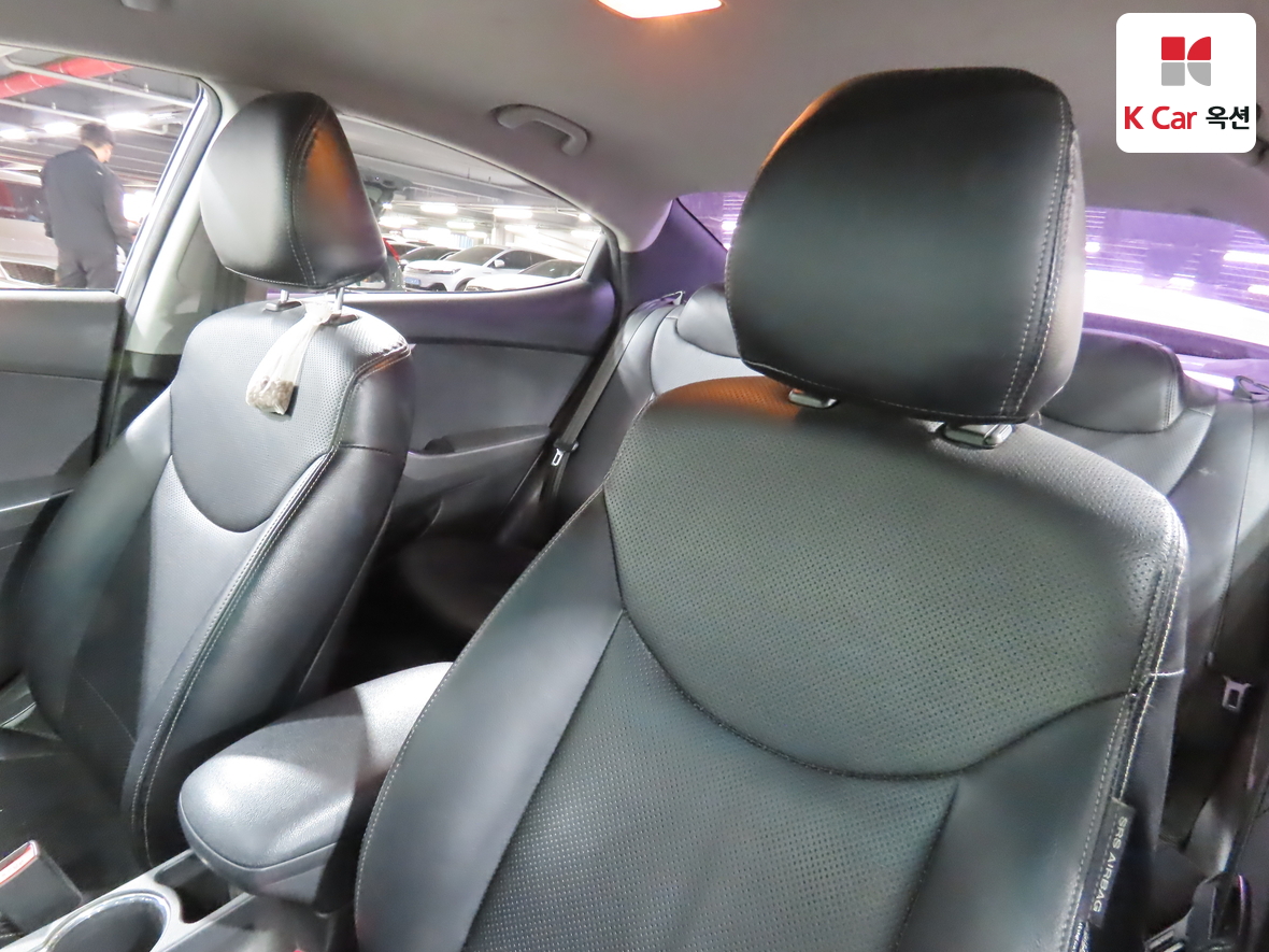 Hyundai Elantra 2012 - Image 18