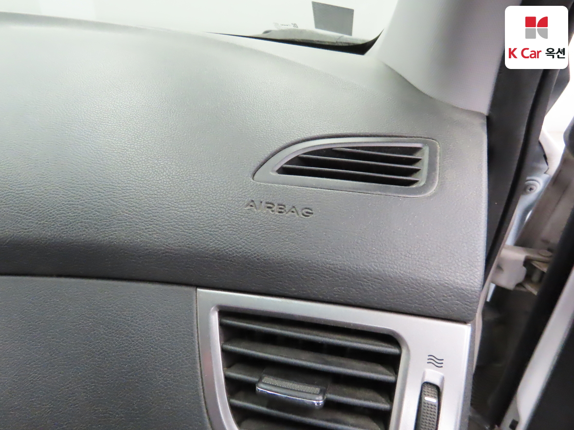 Hyundai Elantra 2012 - Image 31