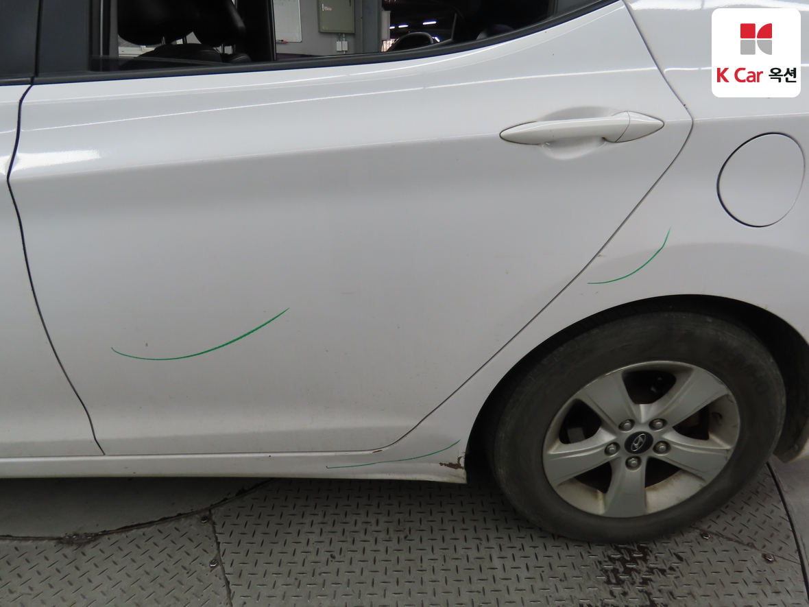 Hyundai Elantra 2012 - Image 40