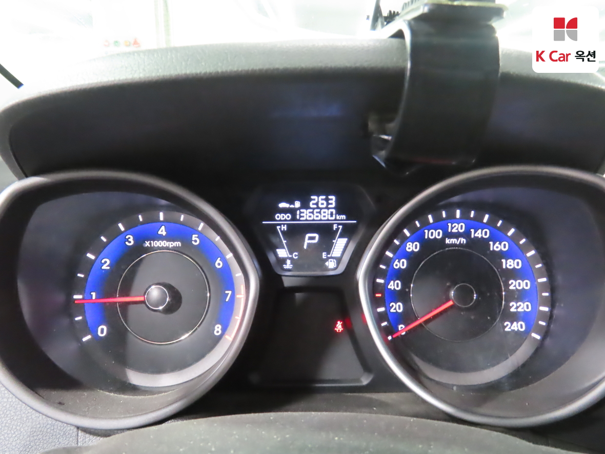 Hyundai Elantra 2012 - Image 5