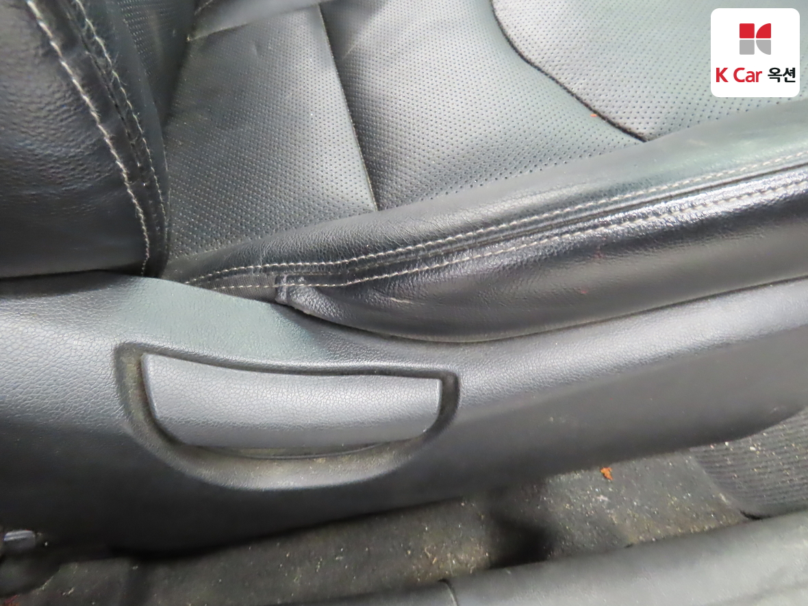 Hyundai Elantra 2012 - Image 30