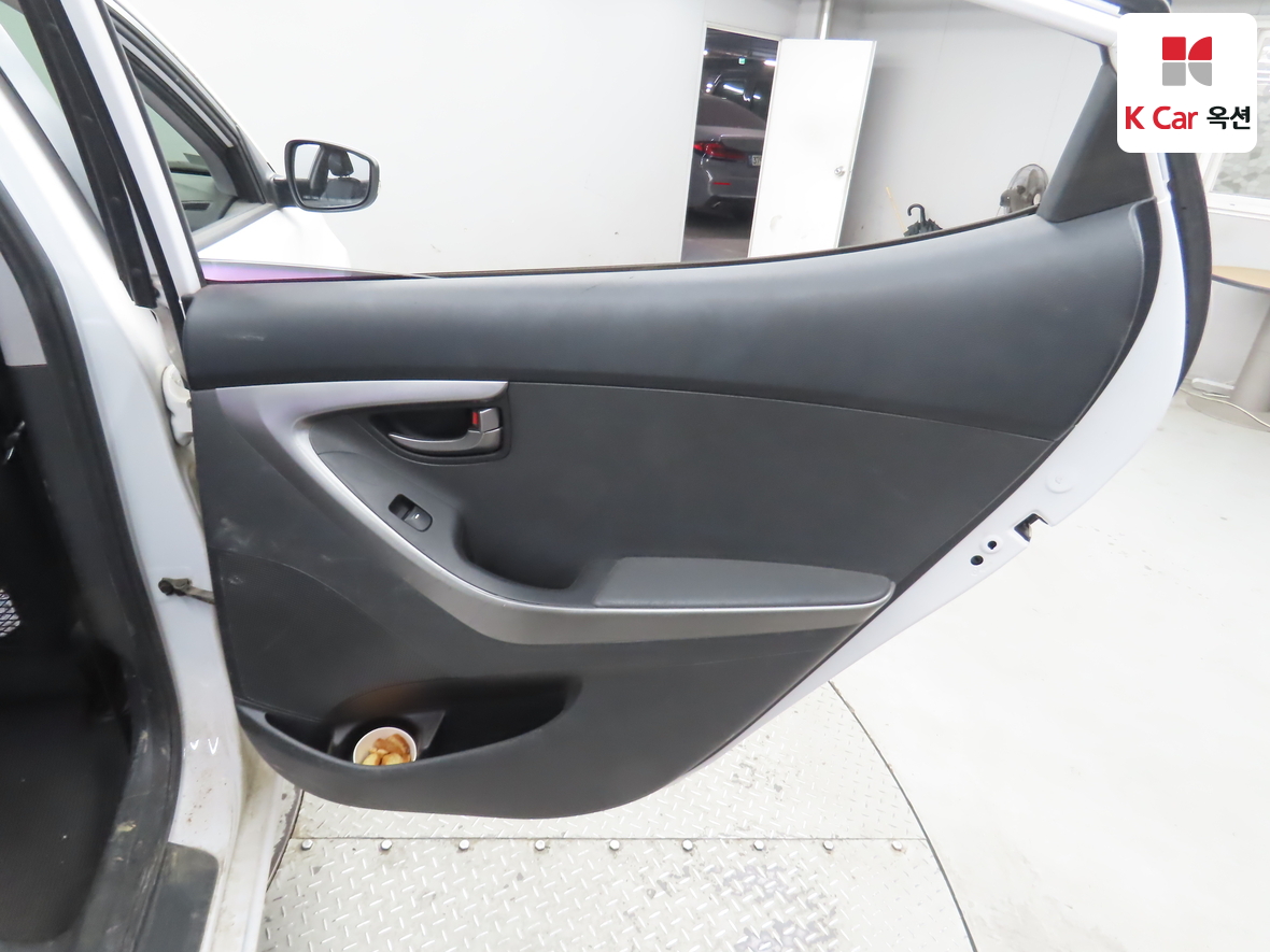 Hyundai Elantra 2012 - Image 26