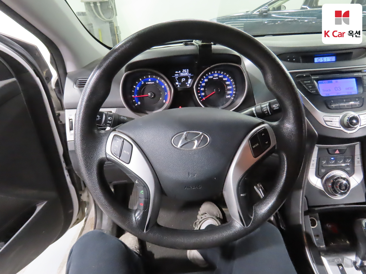 Hyundai Elantra 2012 - Image 10