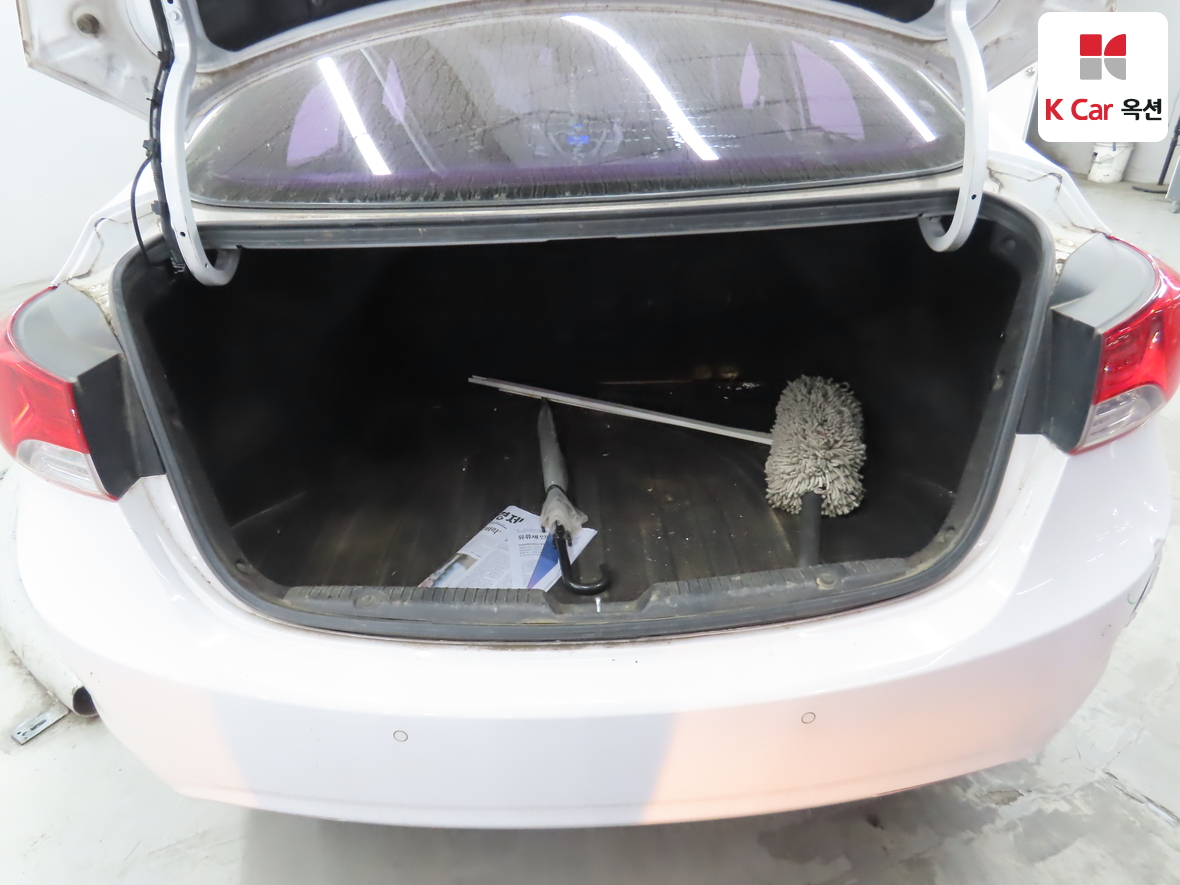 Hyundai Elantra 2012 - Image 25
