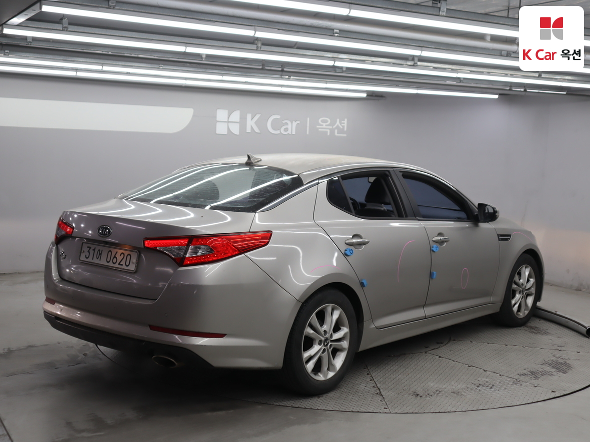 Kia K5 2011 - Image 2