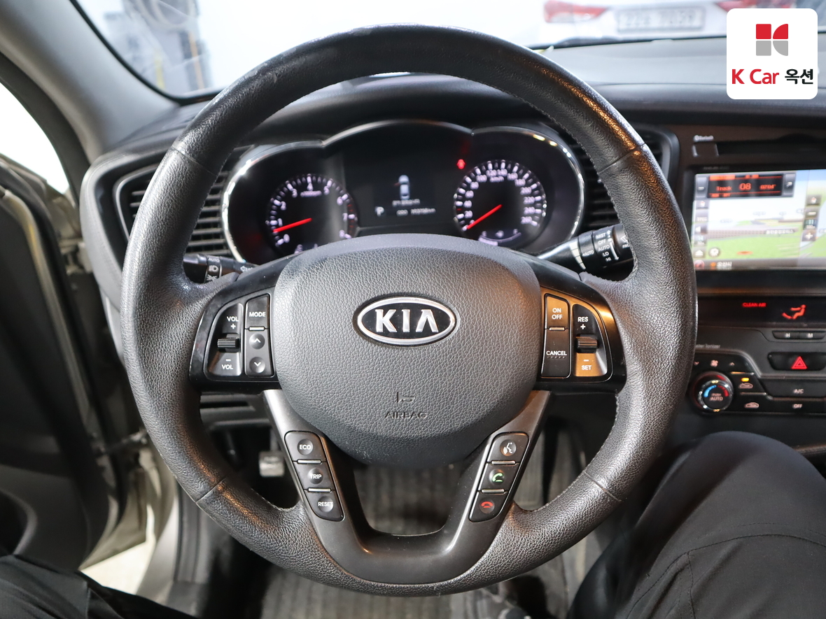 Kia K5 2011 - Image 10