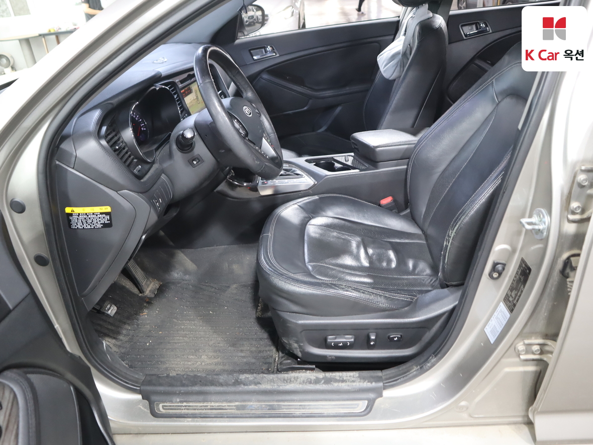 Kia K5 2011 - Image 18