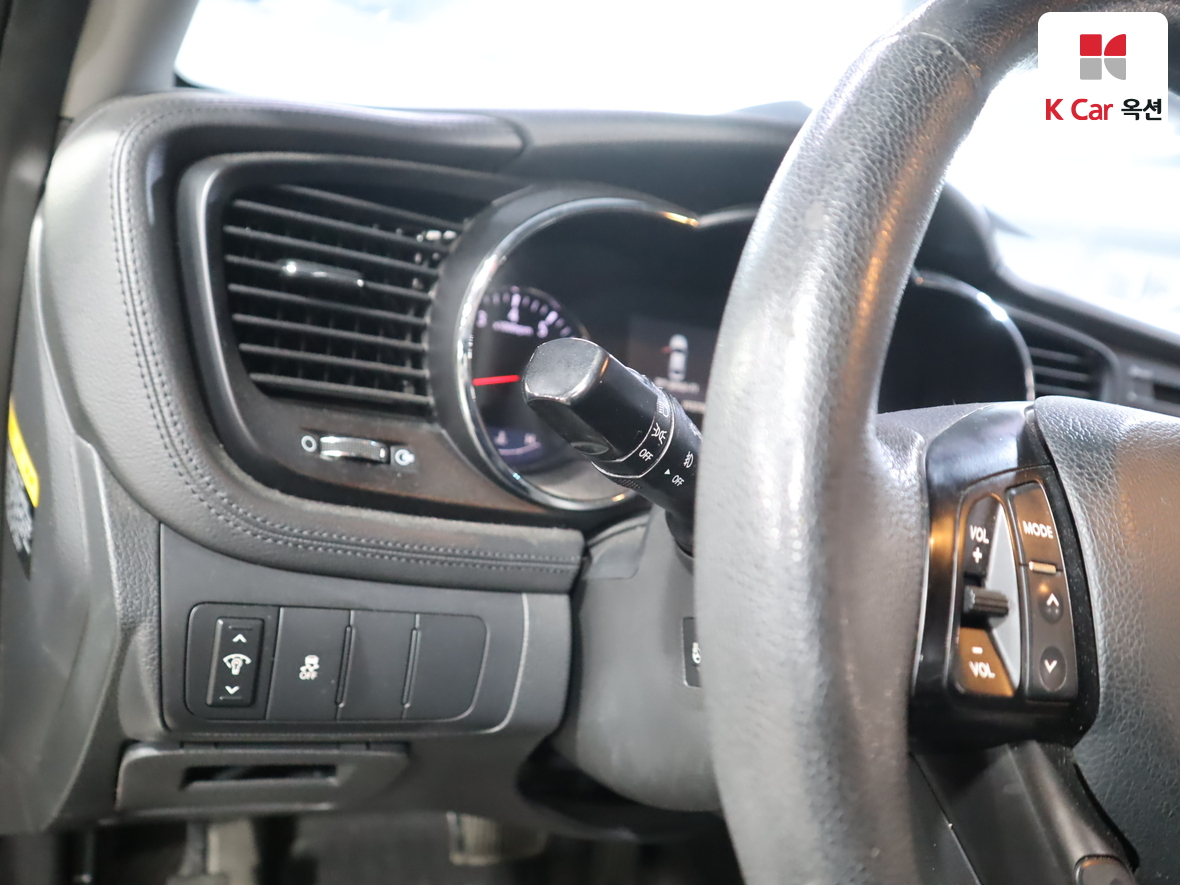 Kia K5 2011 - Image 9