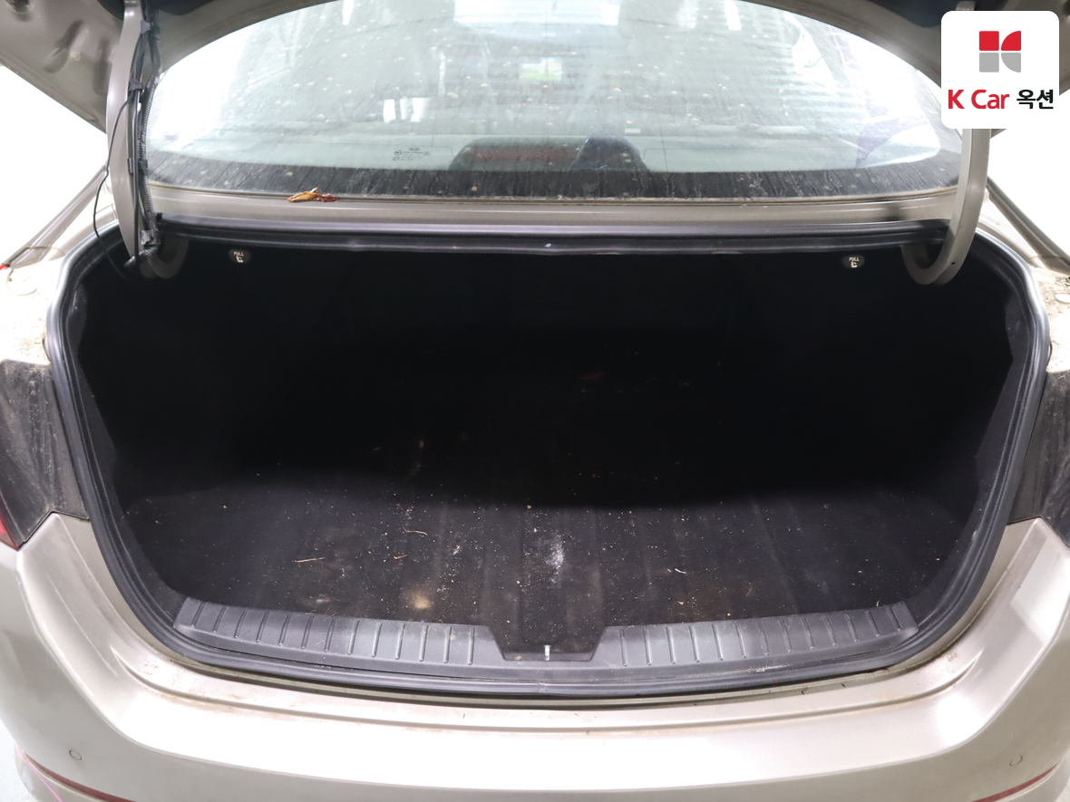 Kia K5 2011 - Image 25