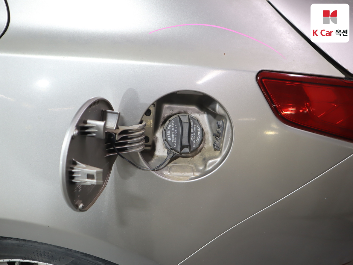 Kia K5 2011 - Image 24