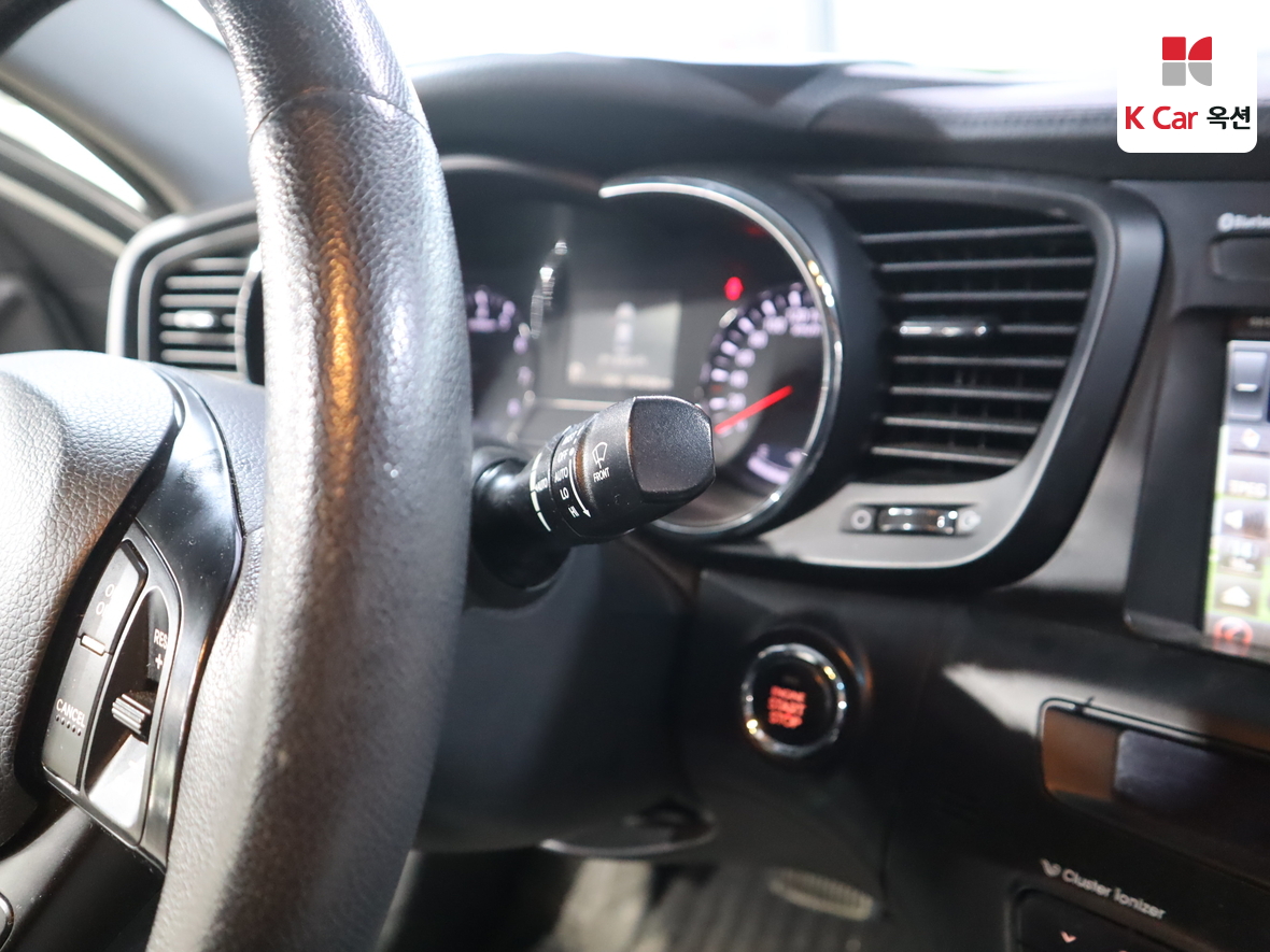 Kia K5 2011 - Image 11