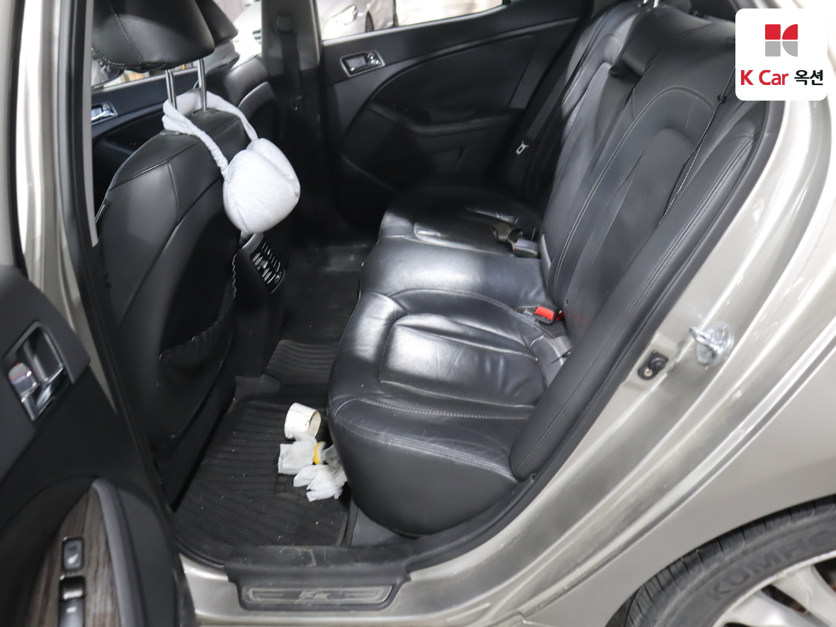 Kia K5 2011 - Image 23