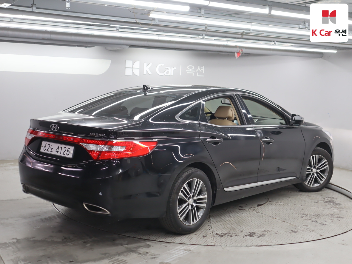 Hyundai Grandeur 2014 - Image 2