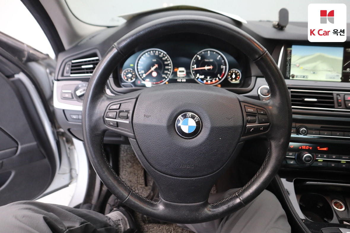 BMW 5 Series - 10
