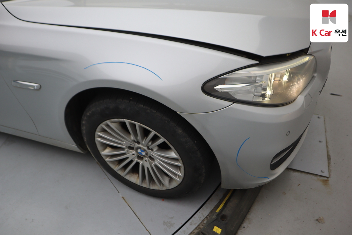 BMW 5 Series - 48