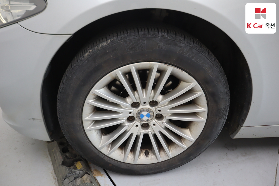 BMW 5 Series - 52