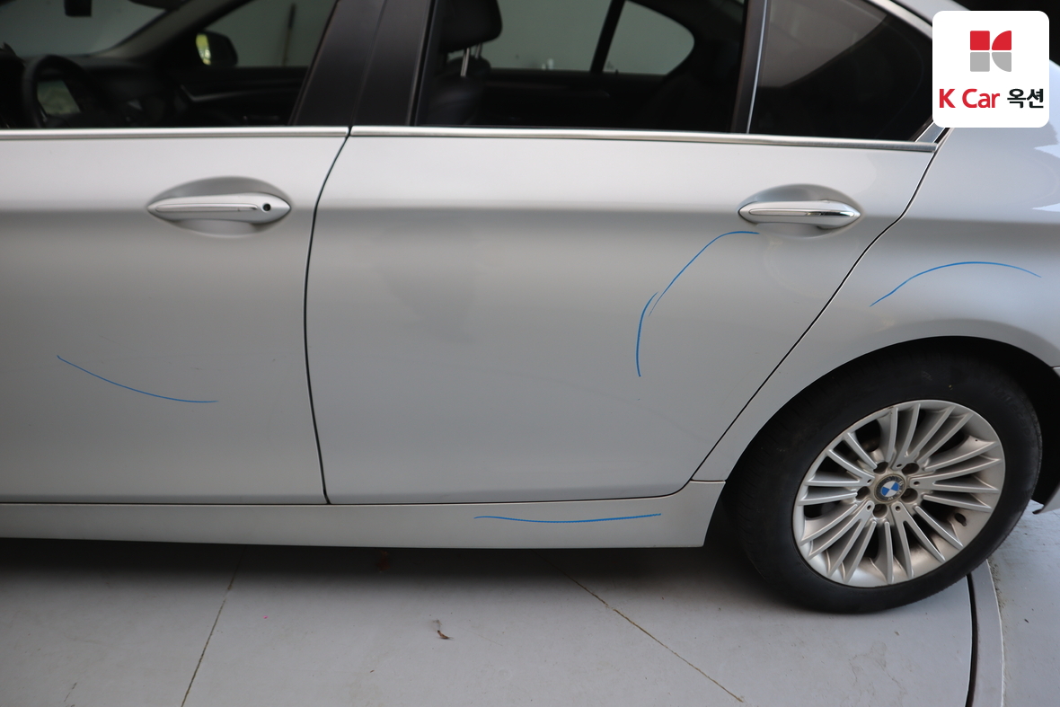 BMW 5 Series - 42