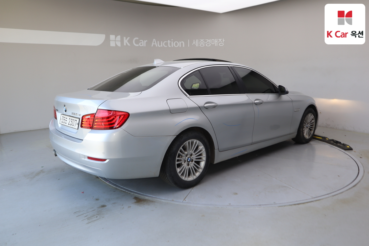 BMW 5 Series - 2