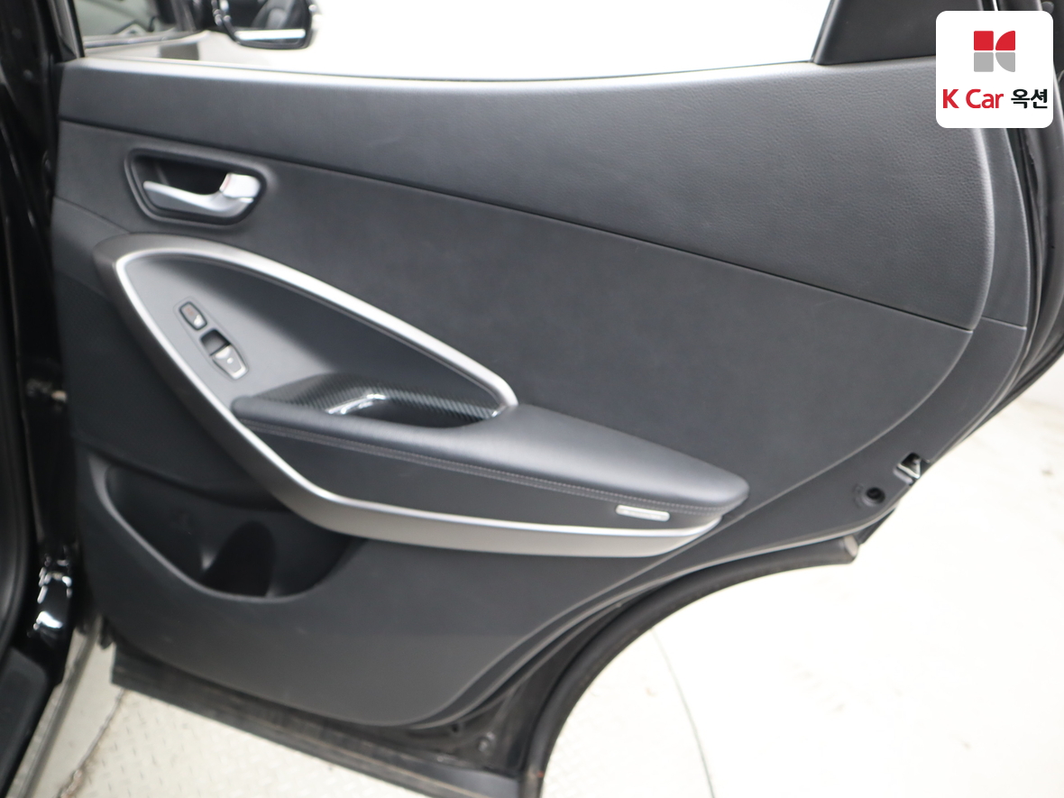 Hyundai SANTAFE - 27
