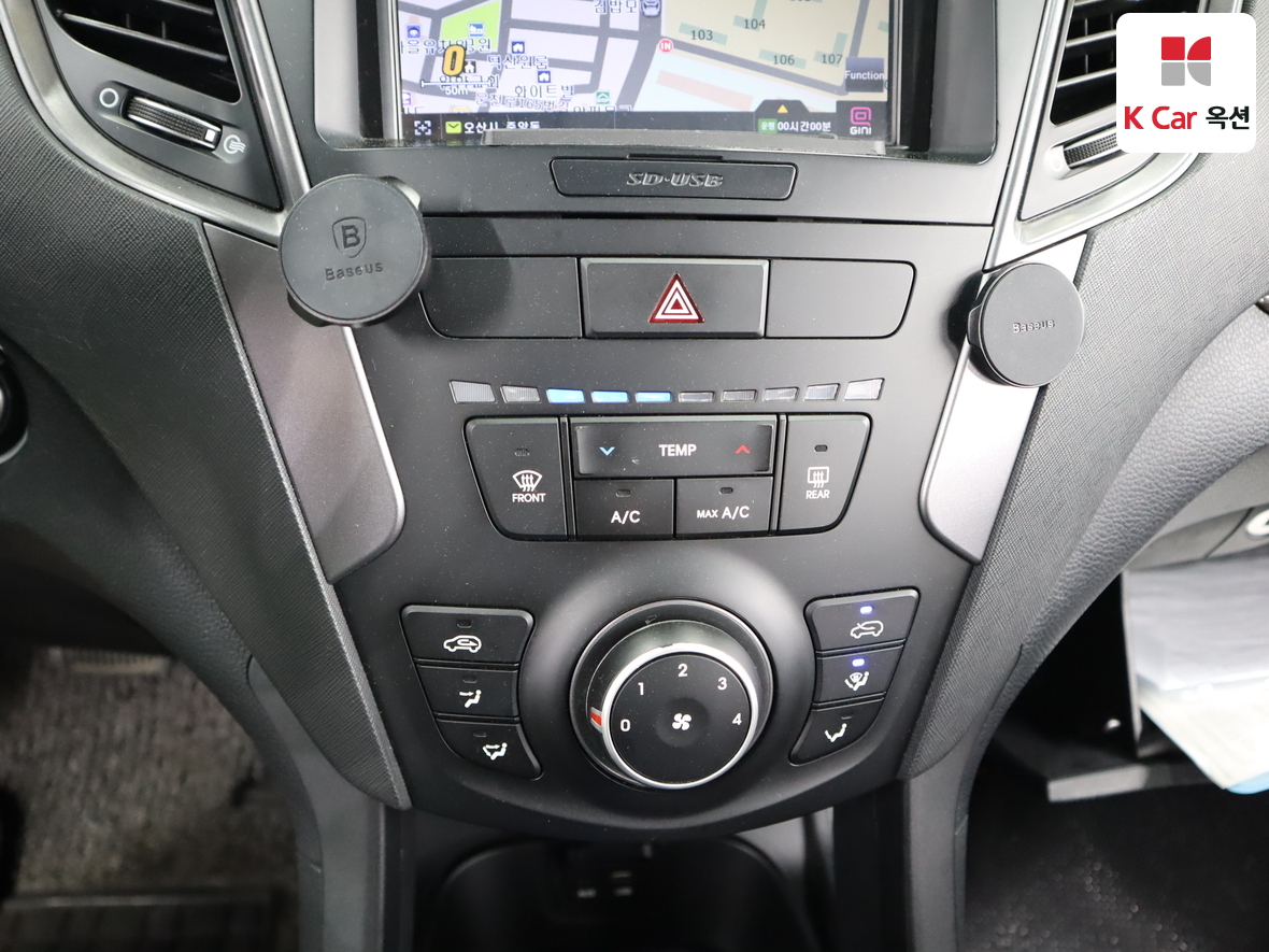 Hyundai SANTAFE - 15