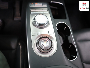 2022 - genesis egv70