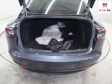 2022 - tesla model 3