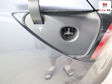 2022 - tesla model 3