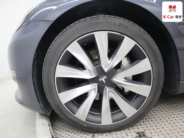 2022 - tesla model 3