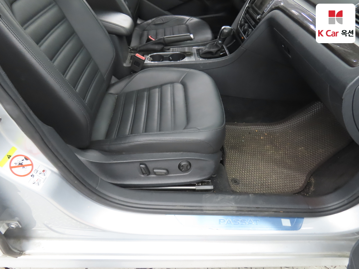 Volkswagen Passat - 32