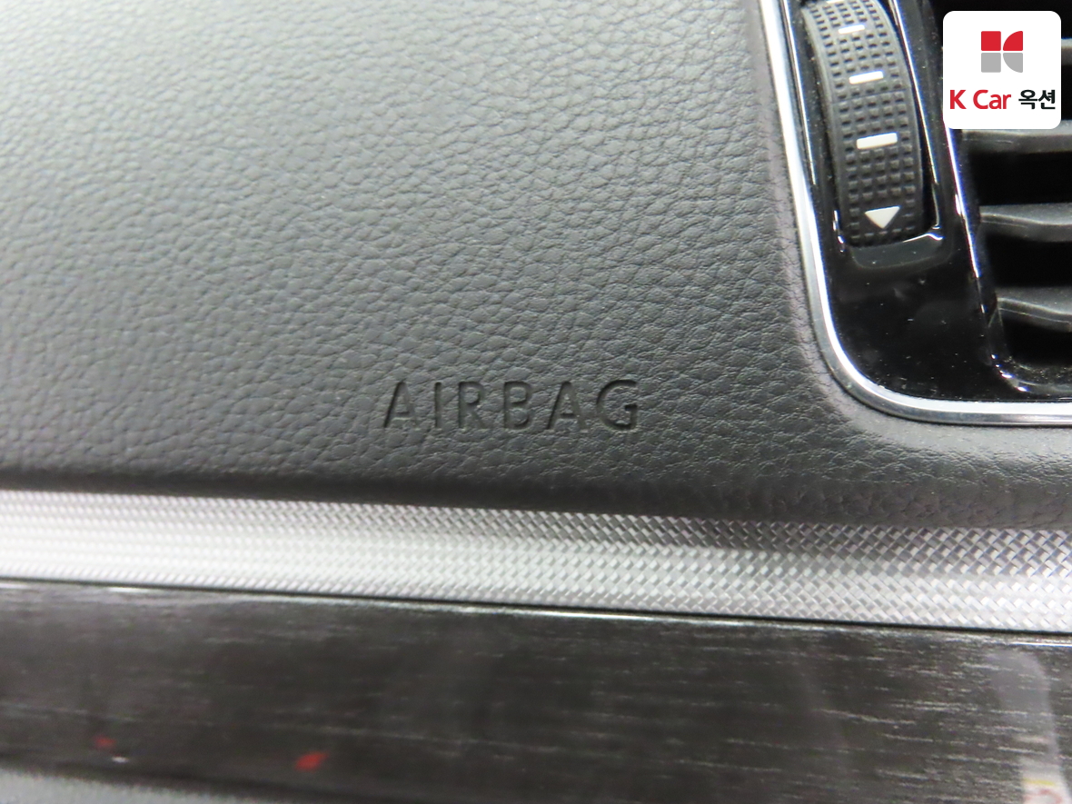 Volkswagen Passat - 33