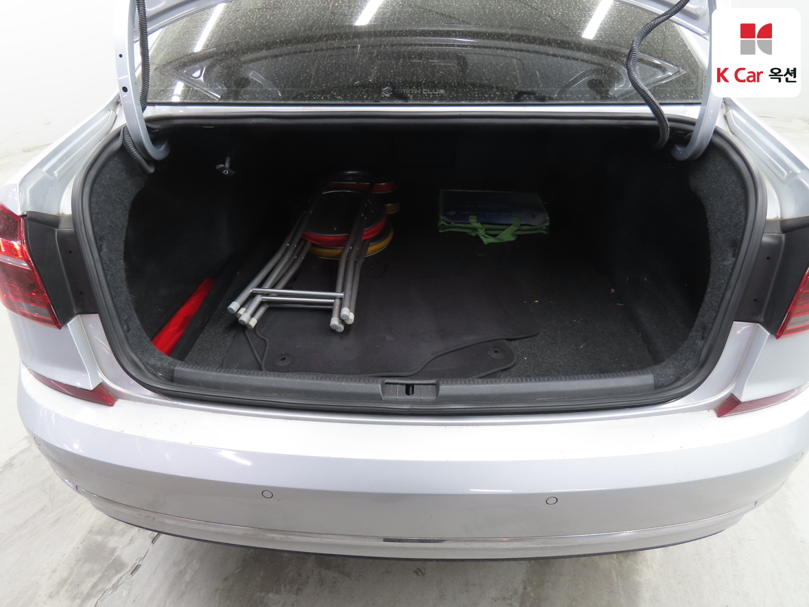 Volkswagen Passat - 28