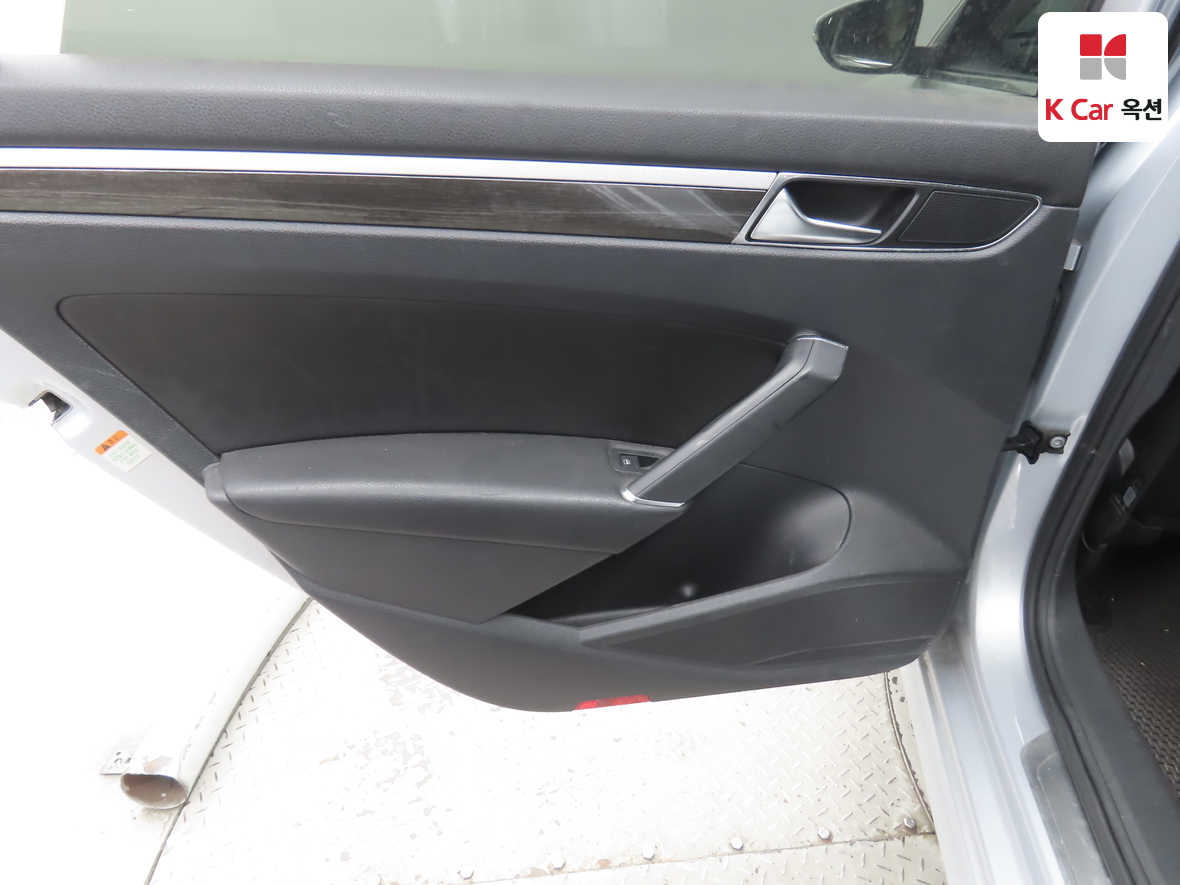 Volkswagen Passat - 24
