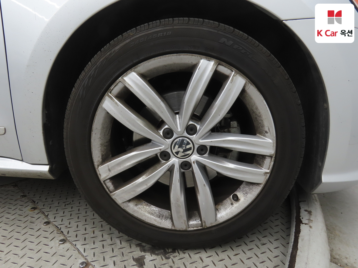 Volkswagen Passat - 45