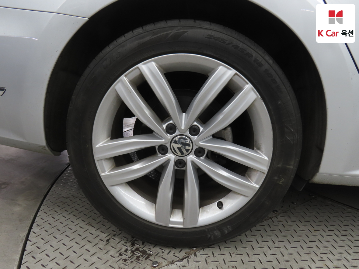 Volkswagen Passat - 46