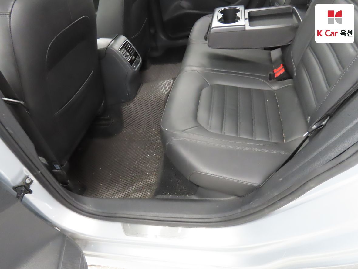 Volkswagen Passat - 25