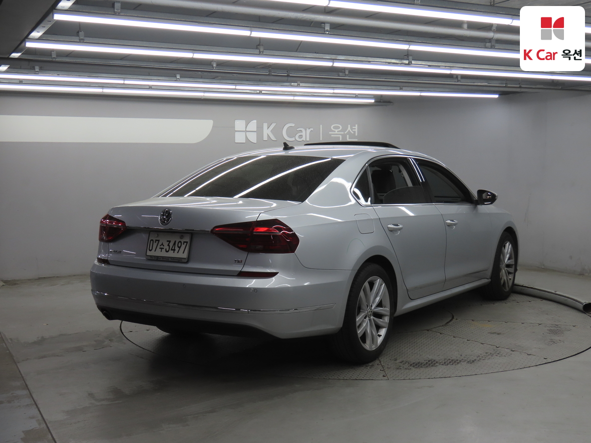 Volkswagen Passat - 2