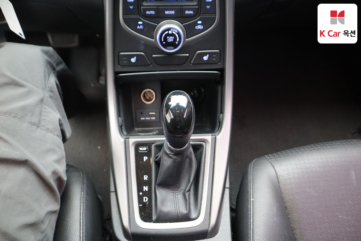 Hyundai Elantra - 16