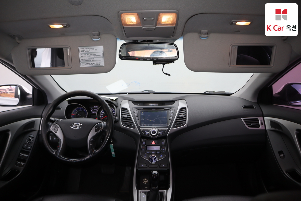 Hyundai Elantra - 3