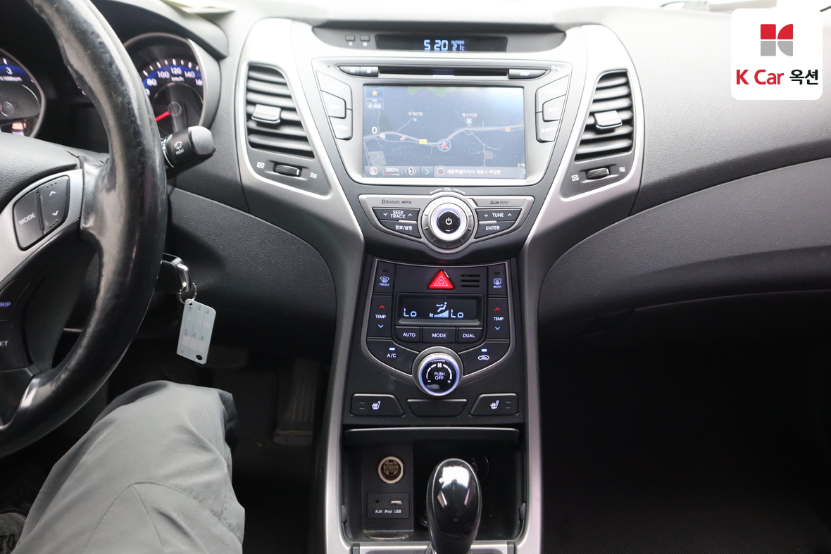 Hyundai Elantra - 6