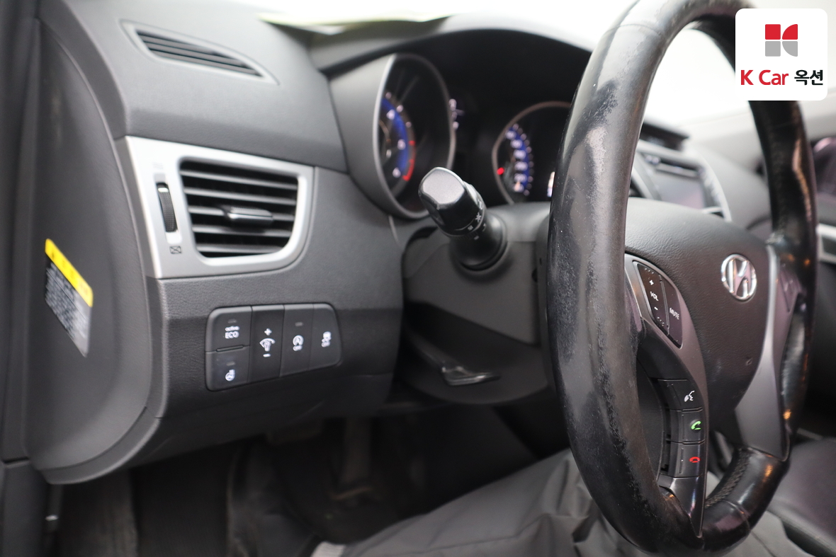 Hyundai Elantra - 9